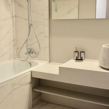 Little Apartamento